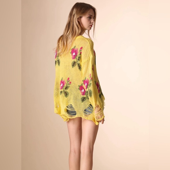 Wildfox white lable distressed flora sweater - Picture 7 of 8